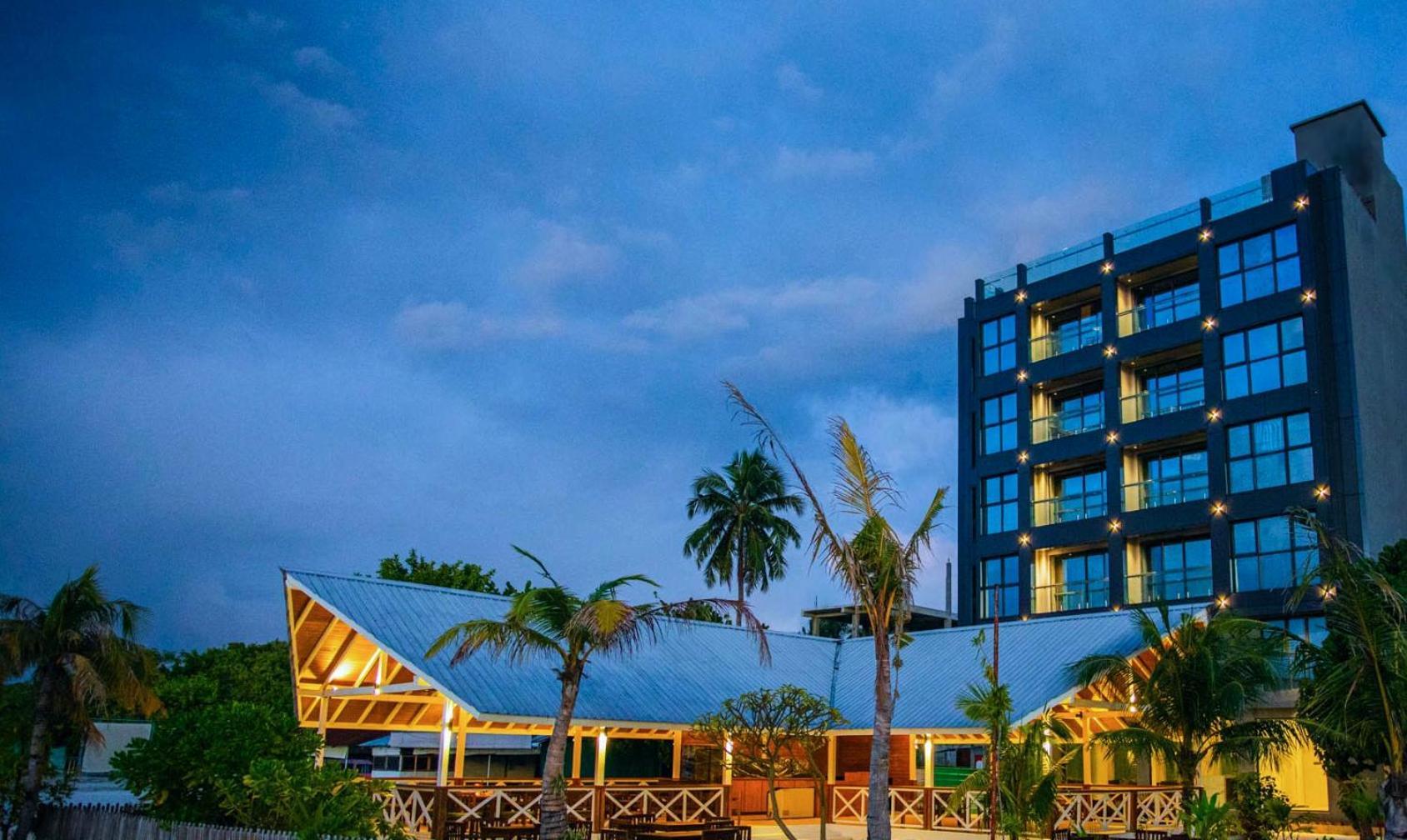 Beach Hotel Guraidhoo 3*
